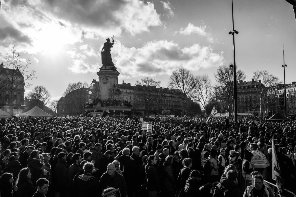 L’ancien maître des horloges est devenu le spectateur du sablier